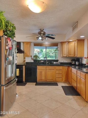 1802 E CLAREMONT Street, Phoenix, AZ 85016