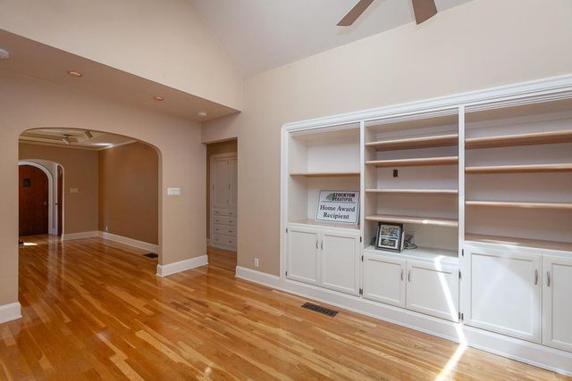 1725 W Walnut St, Stockton, CA 95203