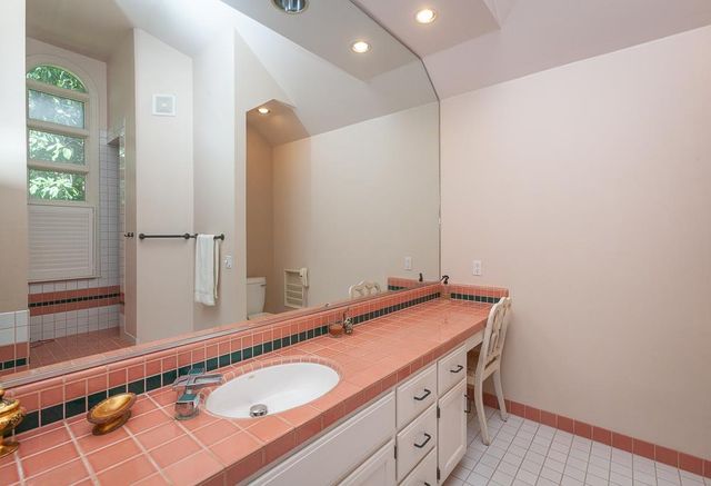 1725 W Walnut St, Stockton, CA 95203