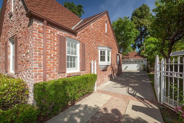 1725 W Walnut St, Stockton, CA 95203