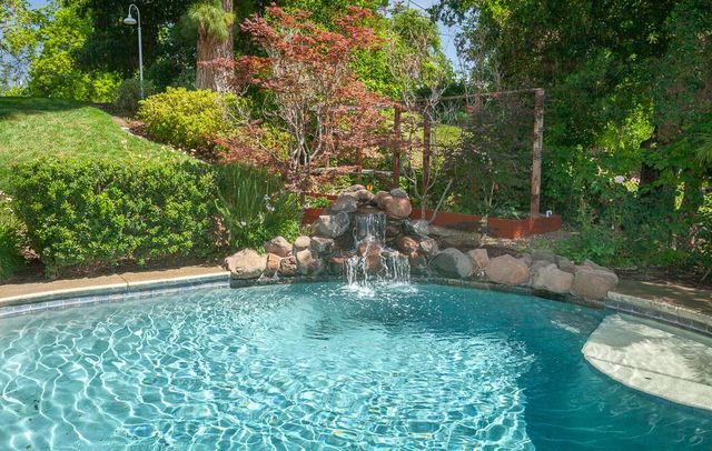1725 W Walnut St, Stockton, CA 95203