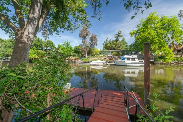 1725 W Walnut St, Stockton, CA 95203