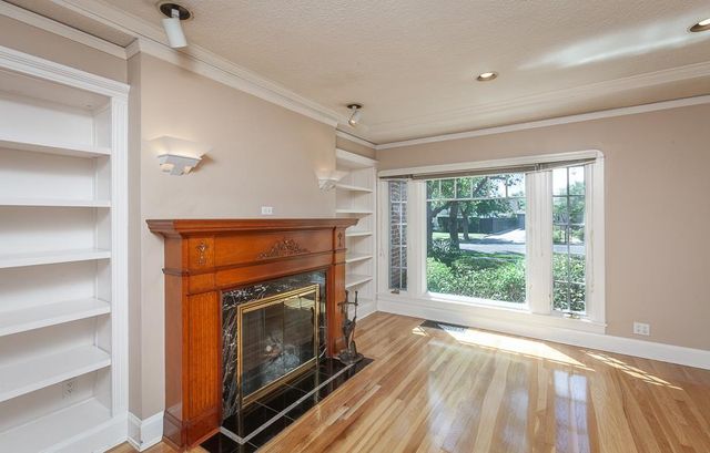 1725 W Walnut St, Stockton, CA 95203