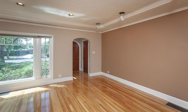 1725 W Walnut St, Stockton, CA 95203