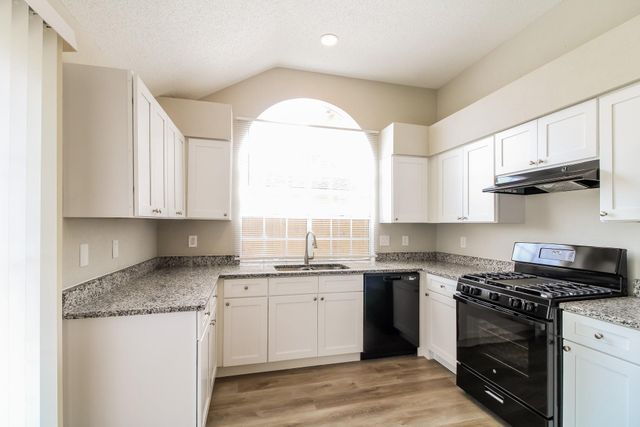 1806 Courtside Place Drive, Missouri City, TX 77489