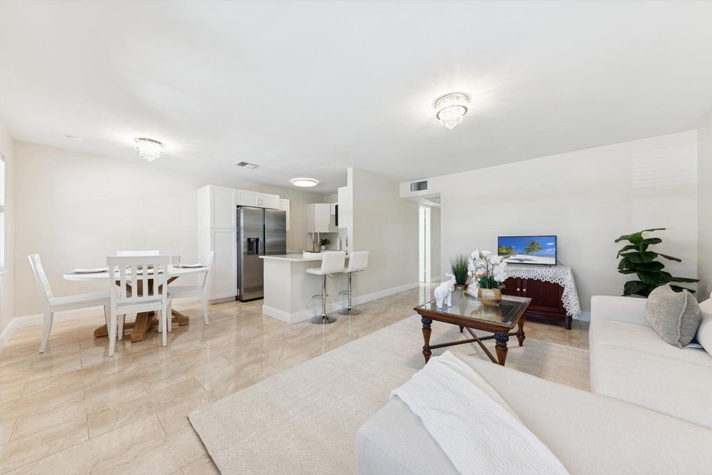 71 Northampton D, West Palm Beach, FL 33417