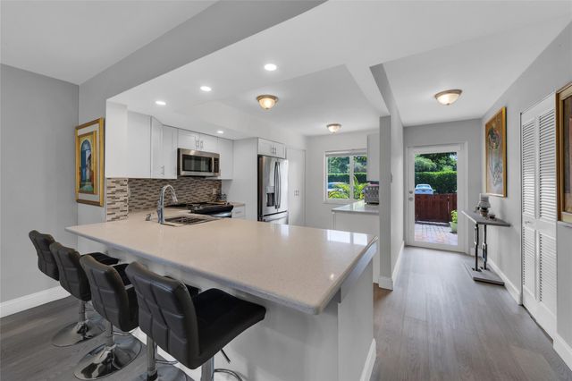 480 NW 76th Ave 107, Margate, FL 33063