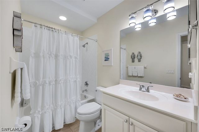 8310 Whisper Trace WAY 102, Naples, FL 34114