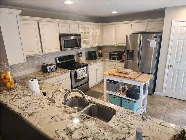 32 ANGELA DRIVE, Palm Coast, FL 32164