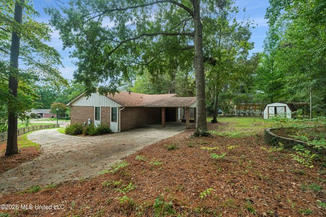 103 Brentwood Place, Hattiesburg, MS 39402