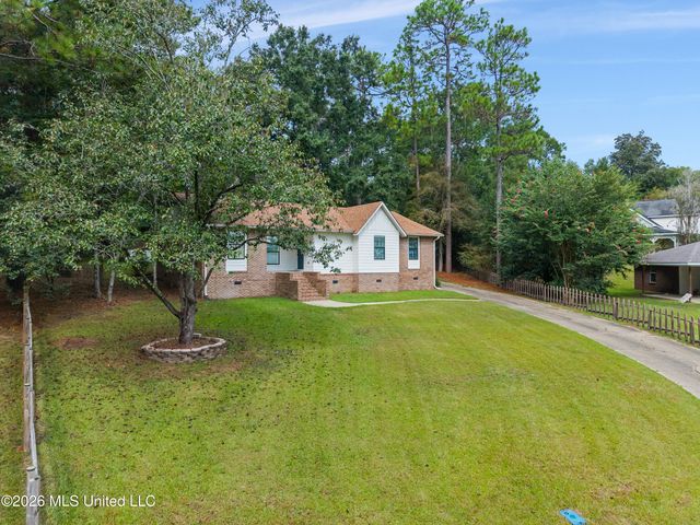103 Brentwood Place, Hattiesburg, MS 39402