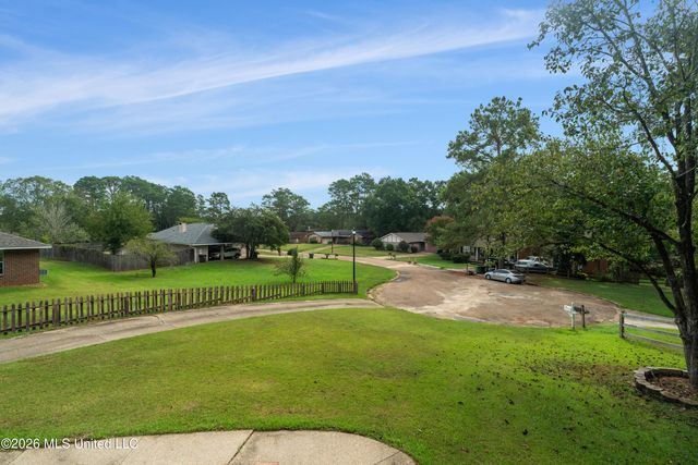 103 Brentwood Place, Hattiesburg, MS 39402