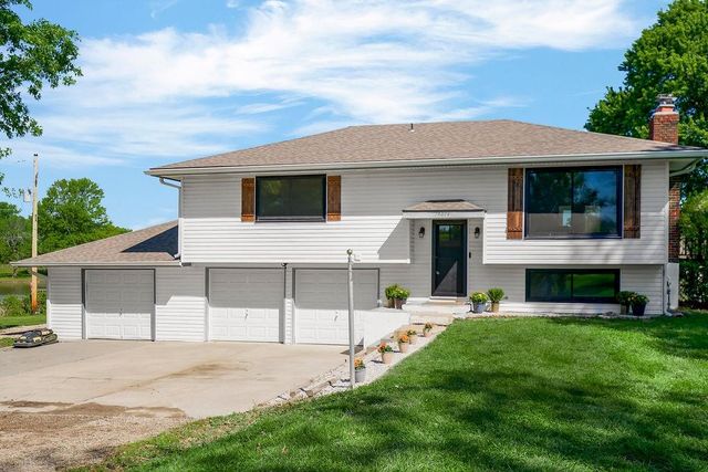 14074 McIntyre Road, Leavenworth, KS 66048