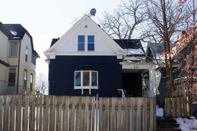 850 5th Street E, Saint Paul, MN 55106