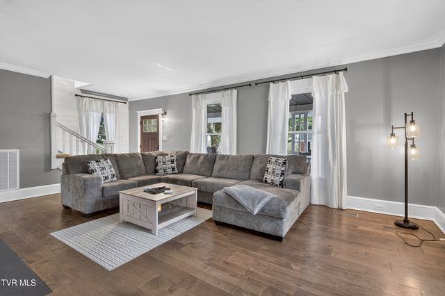 175 Northeast Stonewall Heights, Abingdon, VA 24210