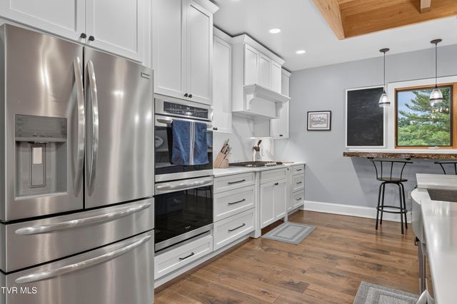 175 Northeast Stonewall Heights, Abingdon, VA 24210