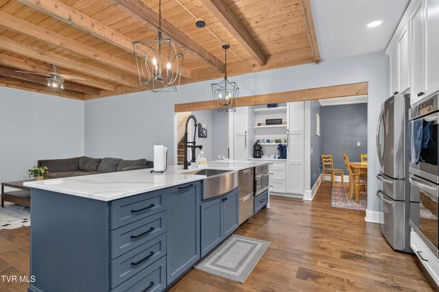 175 Northeast Stonewall Heights, Abingdon, VA 24210