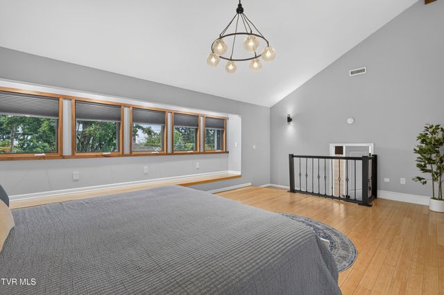 175 Northeast Stonewall Heights, Abingdon, VA 24210