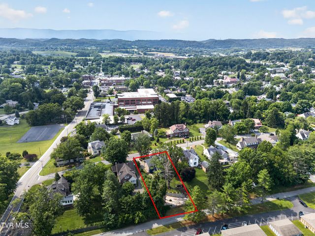 175 Northeast Stonewall Heights, Abingdon, VA 24210