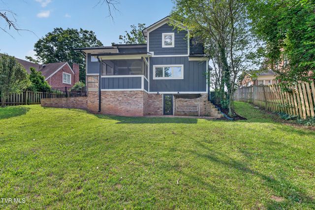 175 Northeast Stonewall Heights, Abingdon, VA 24210