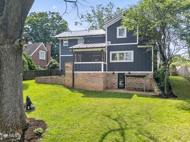 175 Northeast Stonewall Heights, Abingdon, VA 24210