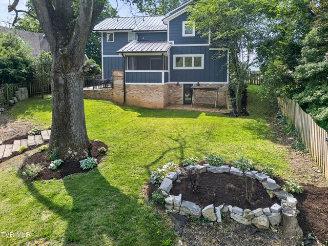 175 Northeast Stonewall Heights, Abingdon, VA 24210