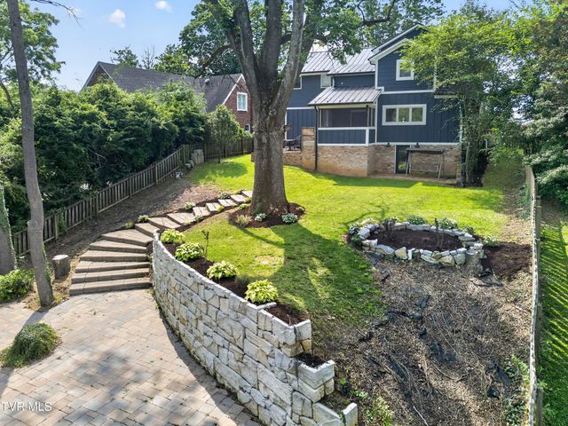 175 Northeast Stonewall Heights, Abingdon, VA 24210