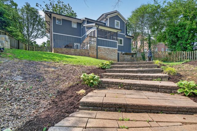175 Northeast Stonewall Heights, Abingdon, VA 24210