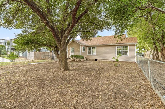 304 W Railroad Avenue, Godley, TX 76044