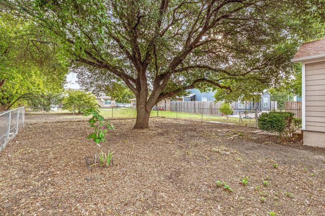 304 W Railroad Avenue, Godley, TX 76044