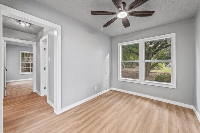 304 W Railroad Avenue, Godley, TX 76044