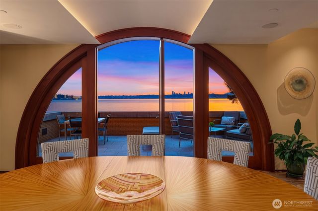 415 Shoreland Drive SE, Bellevue, WA 98004