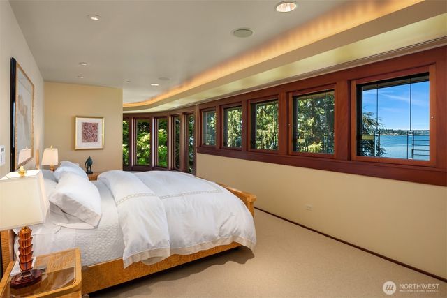 415 Shoreland Drive SE, Bellevue, WA 98004