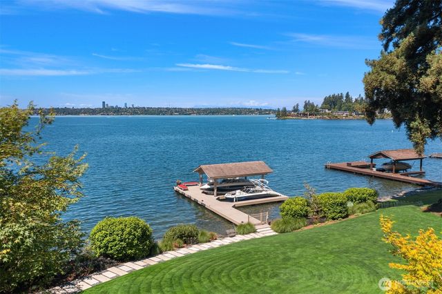 415 Shoreland Drive SE, Bellevue, WA 98004