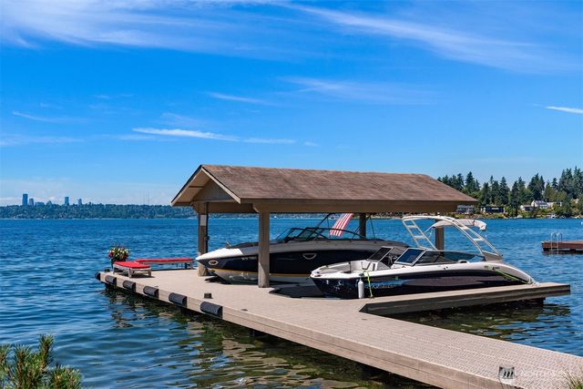 415 Shoreland Drive SE, Bellevue, WA 98004