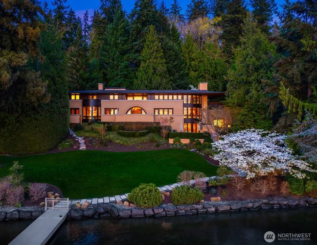 415 Shoreland Drive SE, Bellevue, WA 98004