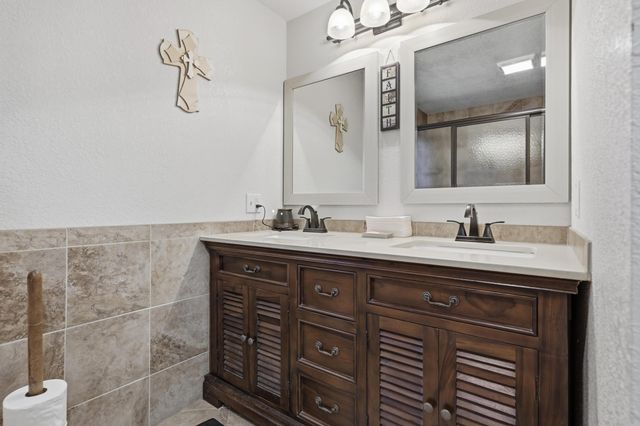 106 Rosedale Street, Cassville, MO 65625