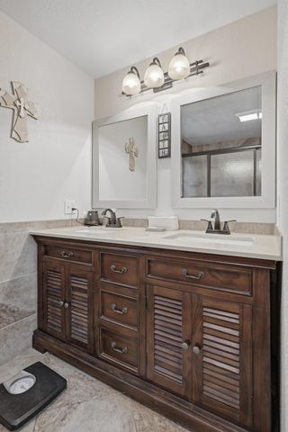 106 Rosedale Street, Cassville, MO 65625