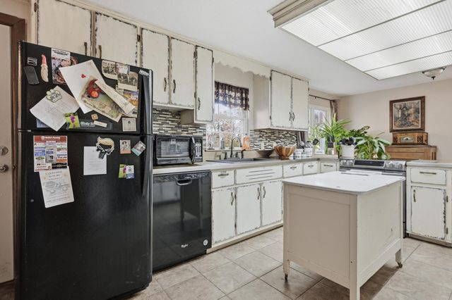 106 Rosedale Street, Cassville, MO 65625