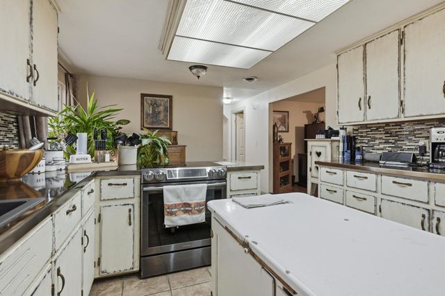 106 Rosedale Street, Cassville, MO 65625