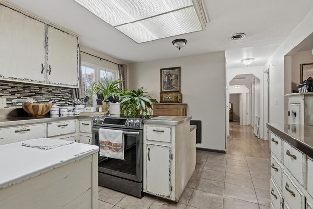 106 Rosedale Street, Cassville, MO 65625