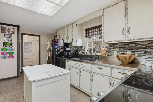 106 Rosedale Street, Cassville, MO 65625