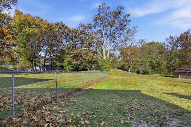 106 Rosedale Street, Cassville, MO 65625