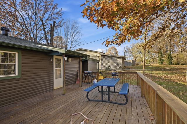 106 Rosedale Street, Cassville, MO 65625