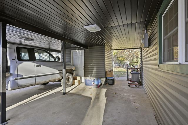 106 Rosedale Street, Cassville, MO 65625