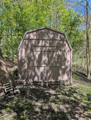 216 Portage Lake Road, Munith, MI 49259