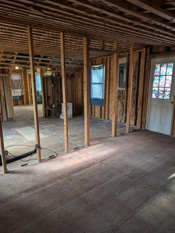 216 Portage Lake Road, Munith, MI 49259