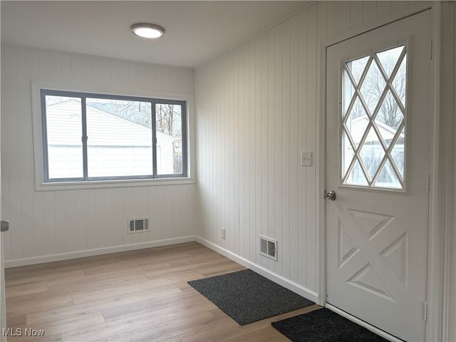 1227 Flanders Avenue, Akron, OH 44314