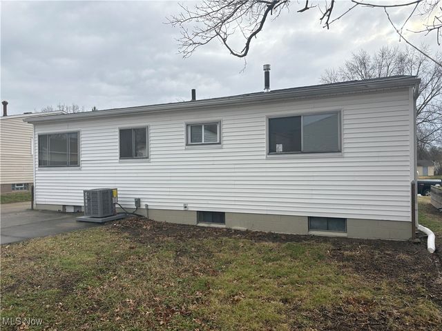 1227 Flanders Avenue, Akron, OH 44314