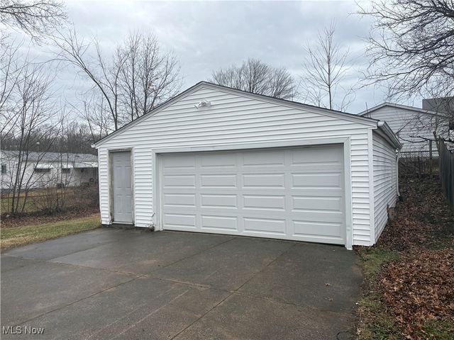 1227 Flanders Avenue, Akron, OH 44314